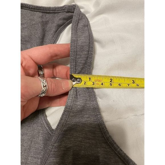 Lululemon Women's Gray Racerback Sleeveless Scoop Neck Tank Top Size 6 - Picture 3 of 5